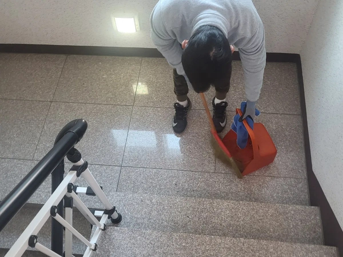 북구 덕천동 오피스 기계실 장비 주변 정밀 위생청소 사례 - 행진크린